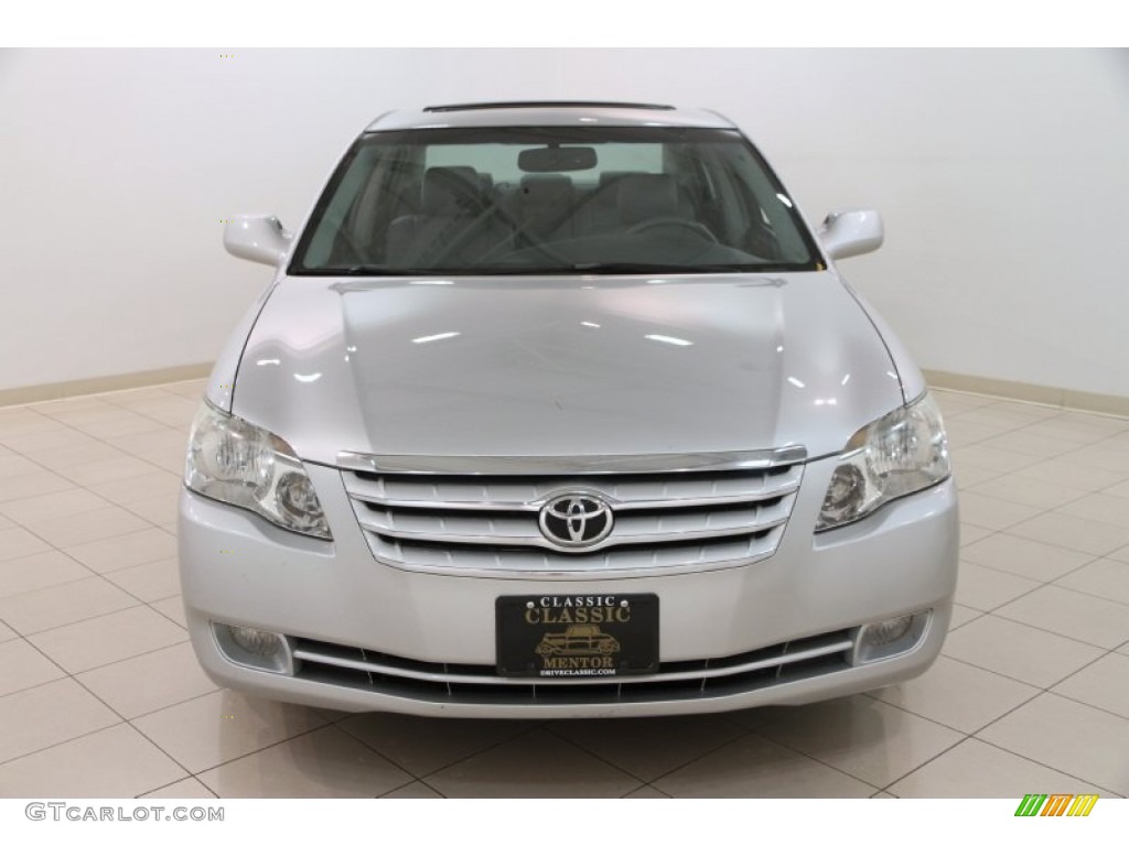 2005 Avalon XLS - Titanium Metallic / Graphite Gray photo #2