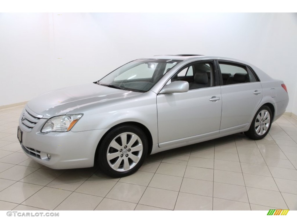 2005 Avalon XLS - Titanium Metallic / Graphite Gray photo #3