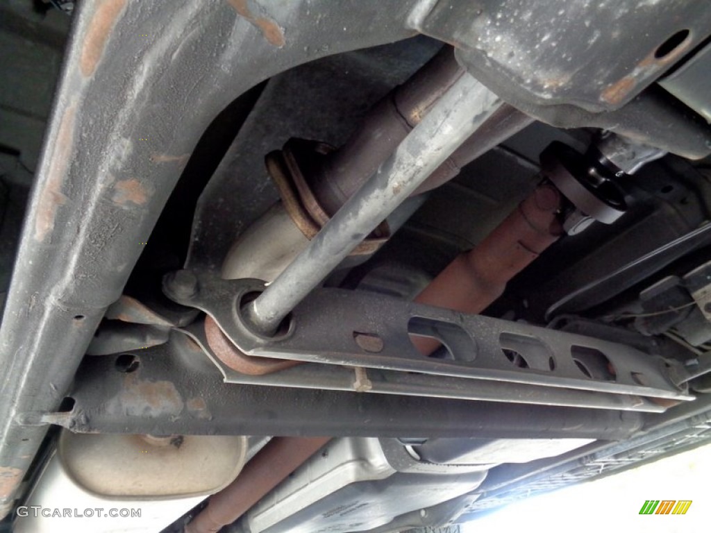 2003 Cadillac Escalade Standard Escalade Model Undercarriage Photo #107509865