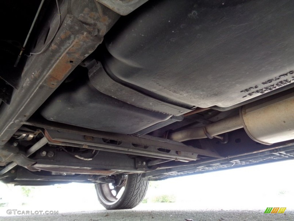 2003 Cadillac Escalade Standard Escalade Model Undercarriage Photo #107509913