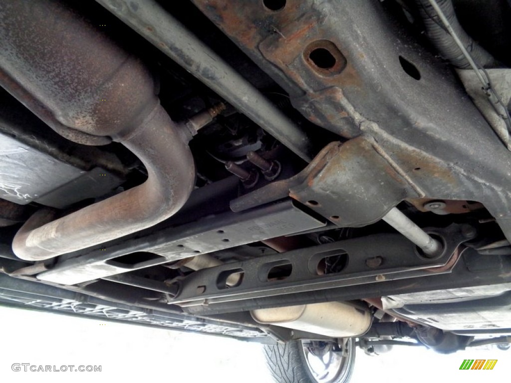 2003 Cadillac Escalade Standard Escalade Model Undercarriage Photo #107509934
