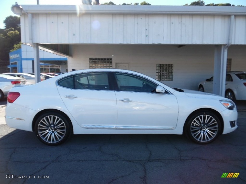 2015 Cadenza Premium - Snow White Pearl / Beige photo #1