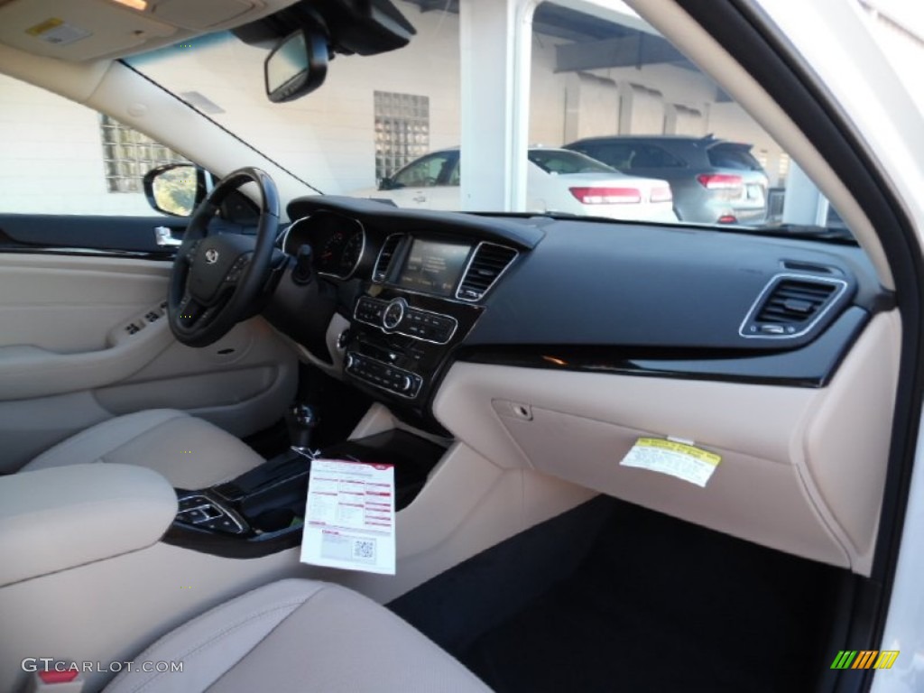 2015 Cadenza Premium - Snow White Pearl / Beige photo #2