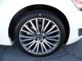 2015 Kia Cadenza Premium Wheel and Tire Photo