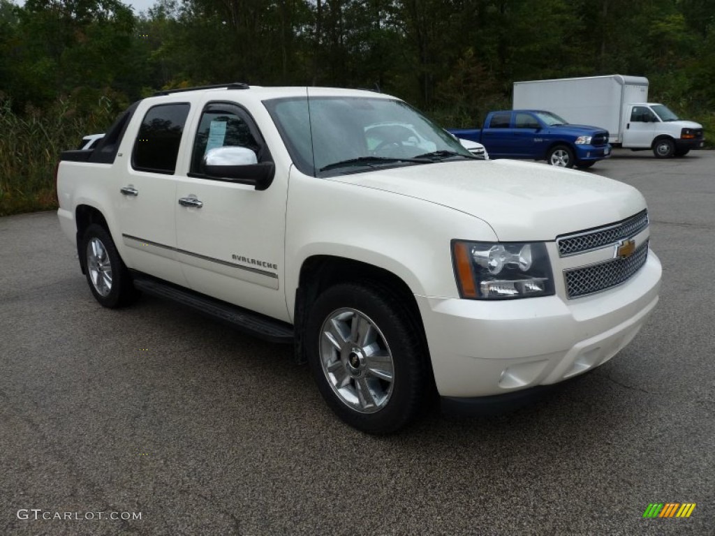 White Diamond Tricoat 2010 Chevrolet Avalanche LTZ 4x4 Exterior Photo #107517395