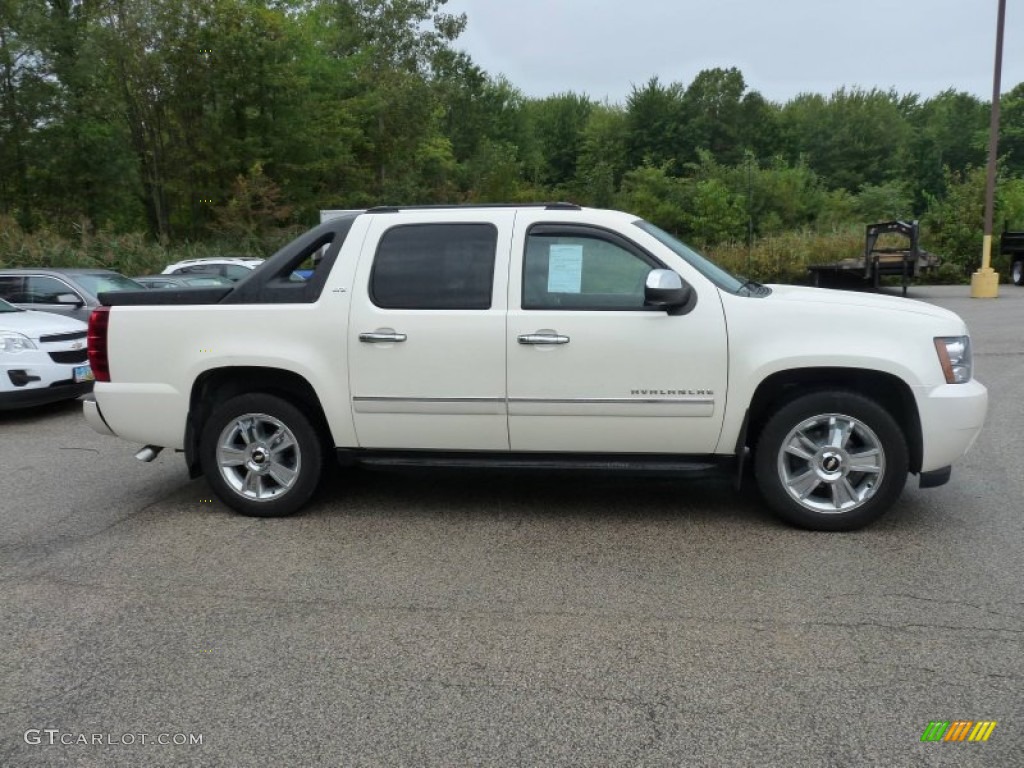 White Diamond Tricoat 2010 Chevrolet Avalanche LTZ 4x4 Exterior Photo #107517449