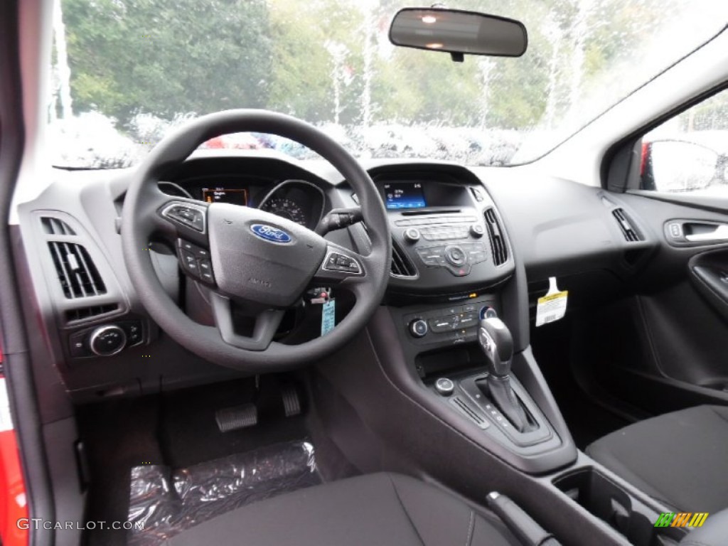 Charcoal Black Interior 2016 Ford Focus SE Sedan Photo #107517806