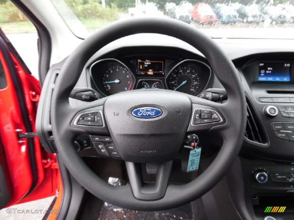 2016 Ford Focus SE Sedan Charcoal Black Steering Wheel Photo #107517873