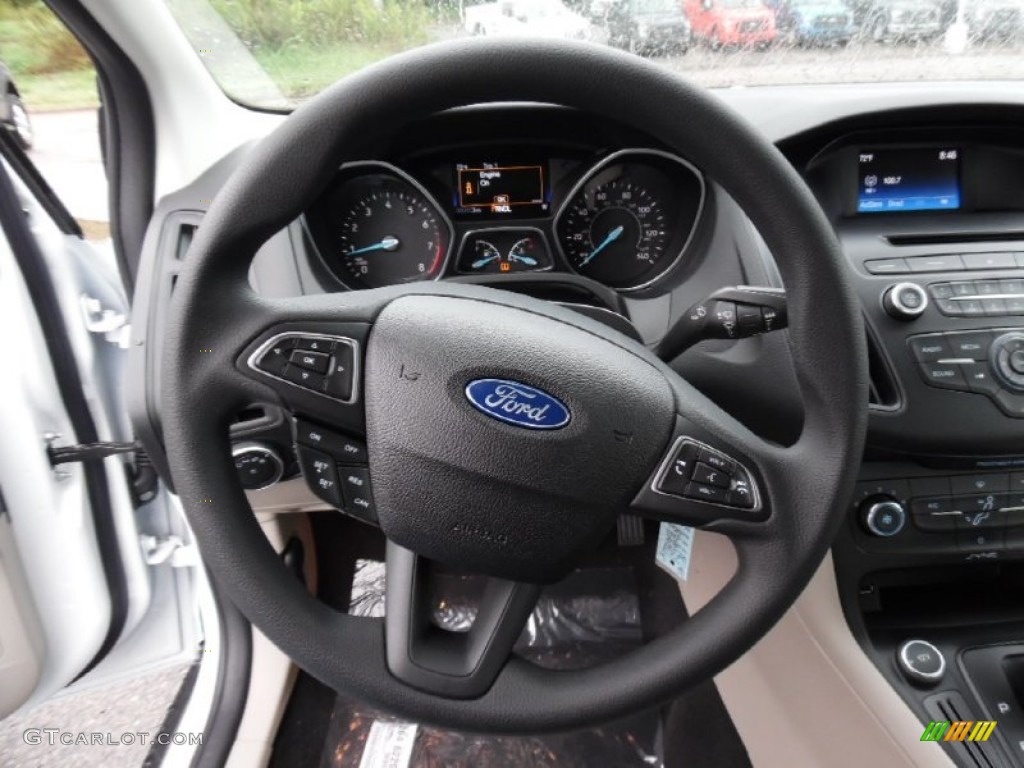 2016 Ford Focus SE Sedan Medium Light Stone Steering Wheel Photo #107518304
