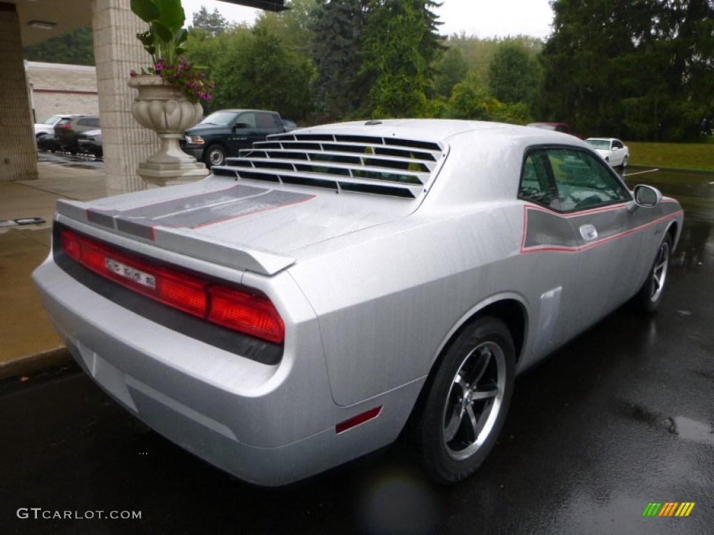 2010 Challenger SE - Bright Silver Metallic / Dark Slate Gray photo #2