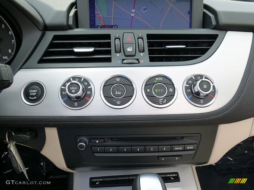 2011 BMW Z4 sDrive30i Roadster Controls Photo #107529881