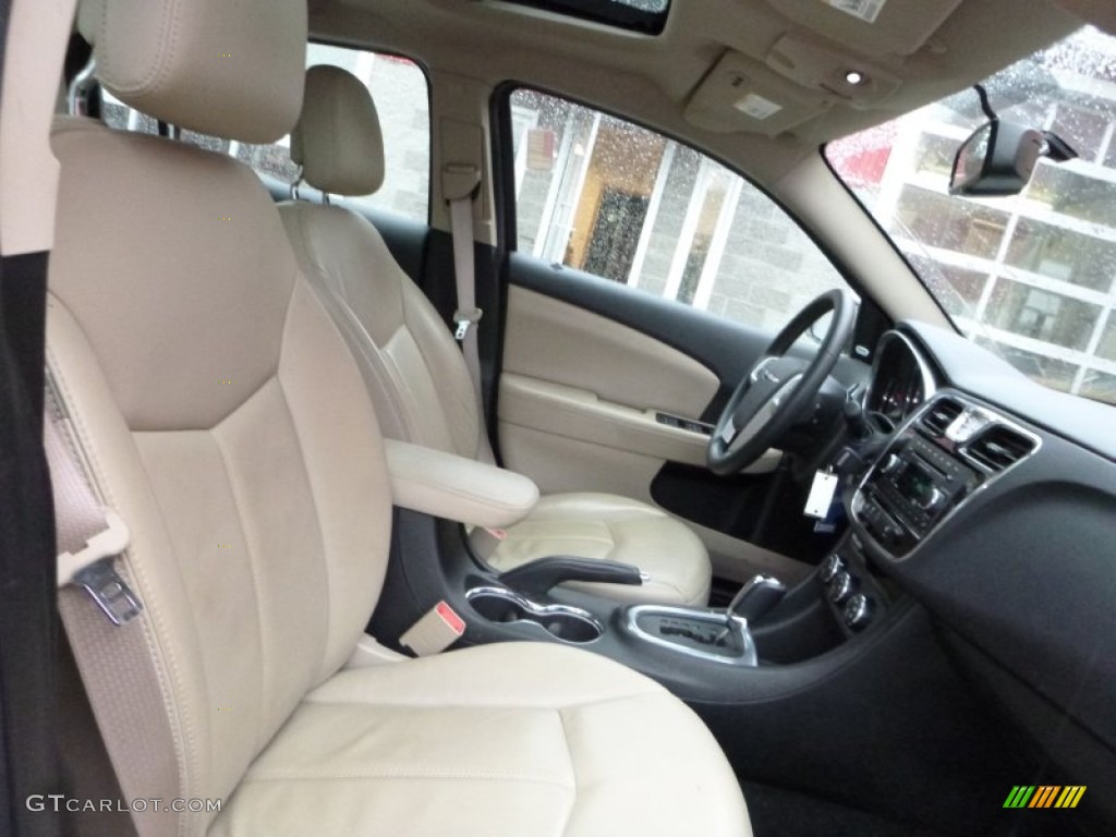2013 200 Limited Sedan - Deep Auburn Pearl / Black/Light Frost Beige photo #8