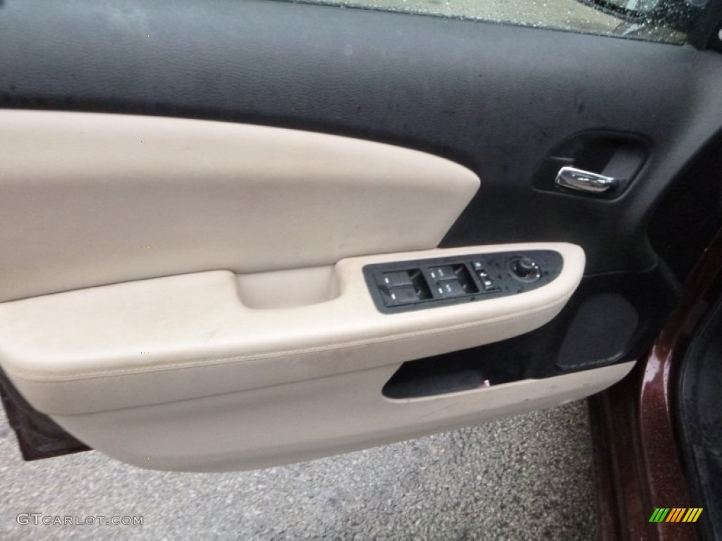 2013 200 Limited Sedan - Deep Auburn Pearl / Black/Light Frost Beige photo #16