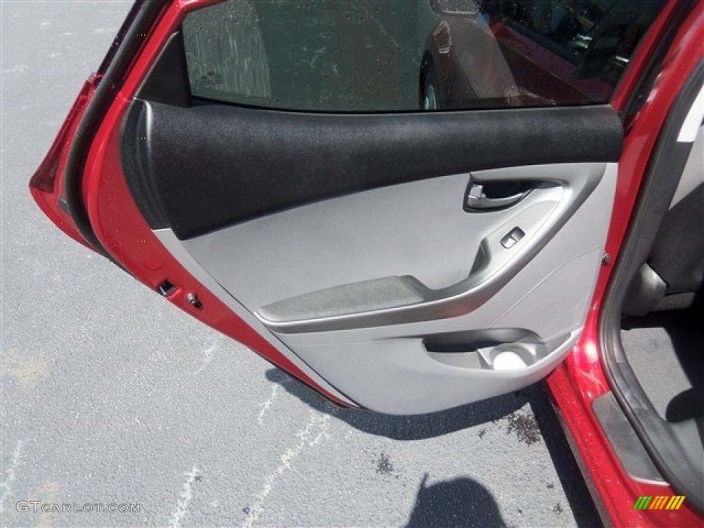 2016 Elantra SE - Red / Gray photo #18