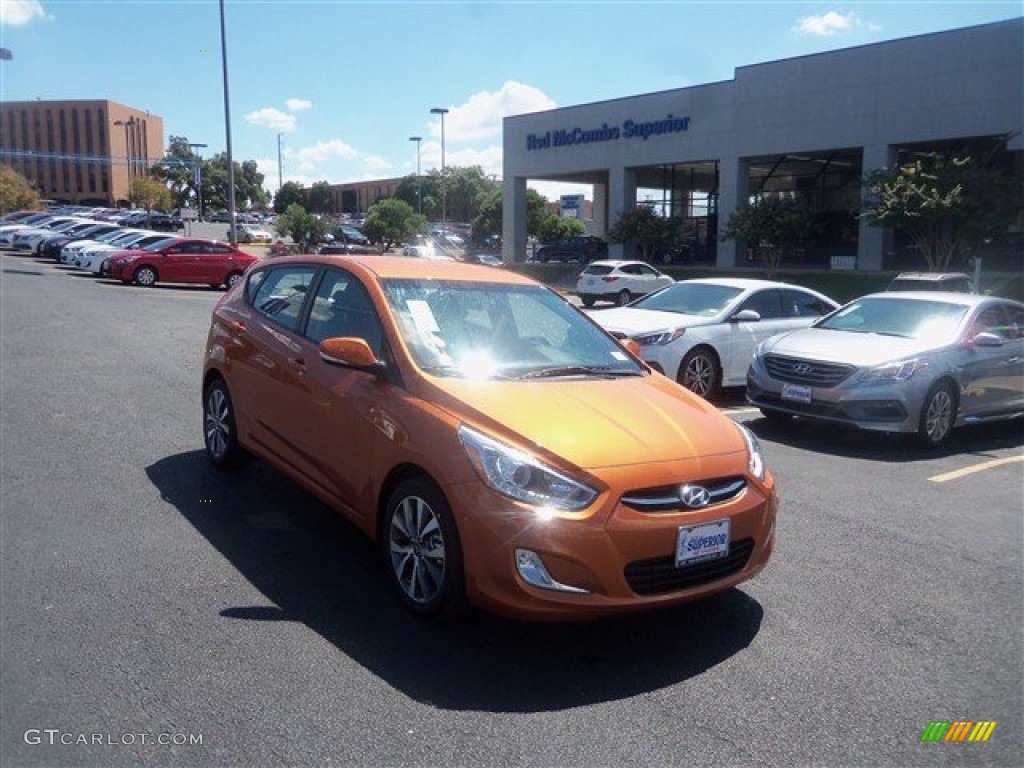 2016 Accent SE Hatchback - Vitamin C / Black photo #2
