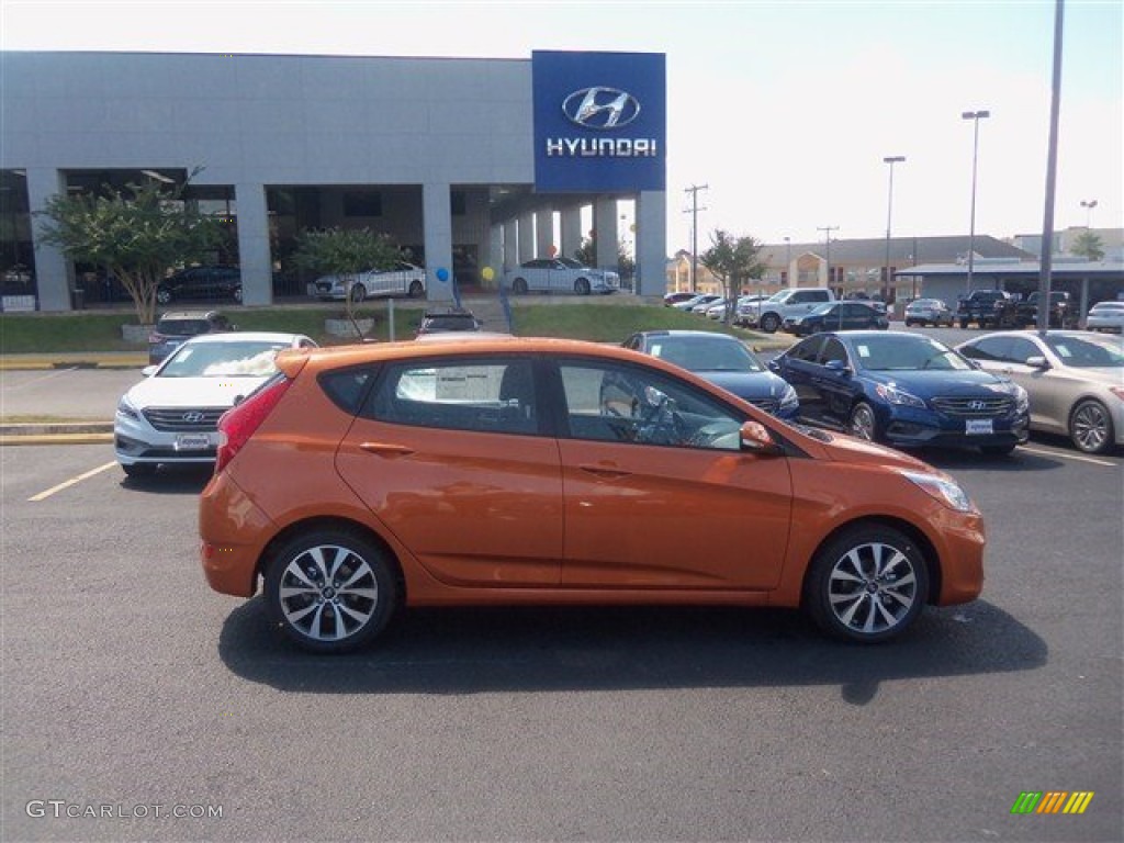 2016 Accent SE Hatchback - Vitamin C / Black photo #12