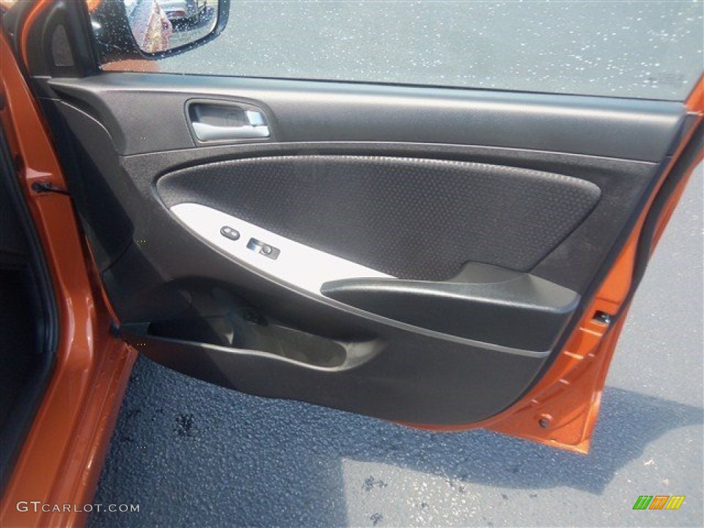 2016 Accent SE Hatchback - Vitamin C / Black photo #13