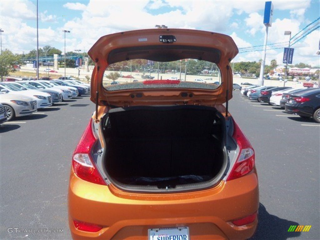 2016 Accent SE Hatchback - Vitamin C / Black photo #17