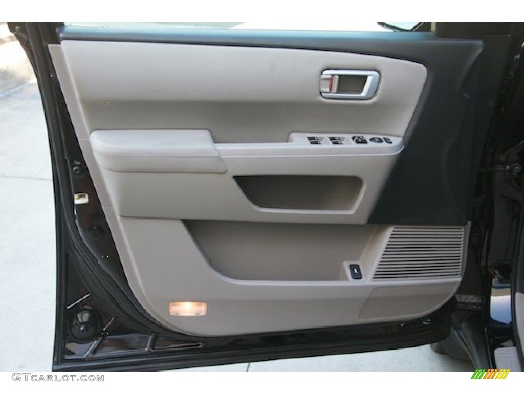 2013 Pilot LX - Crystal Black Pearl / Gray photo #26