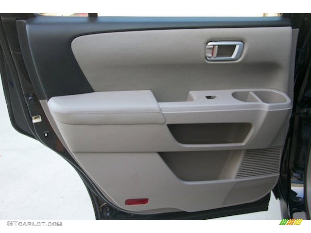 2013 Pilot LX - Crystal Black Pearl / Gray photo #27