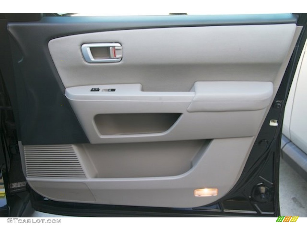 2013 Pilot LX - Crystal Black Pearl / Gray photo #29