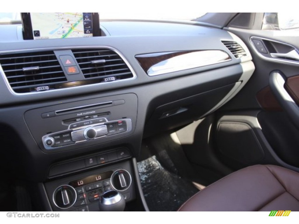 2016 Q3 2.0 TSFI Premium Plus quattro - Mythos Black Metallic / Chestnut Brown photo #15