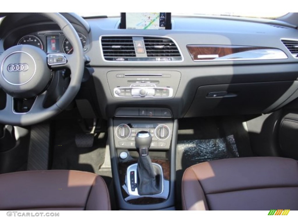 2016 Q3 2.0 TSFI Premium Plus quattro - Mythos Black Metallic / Chestnut Brown photo #32