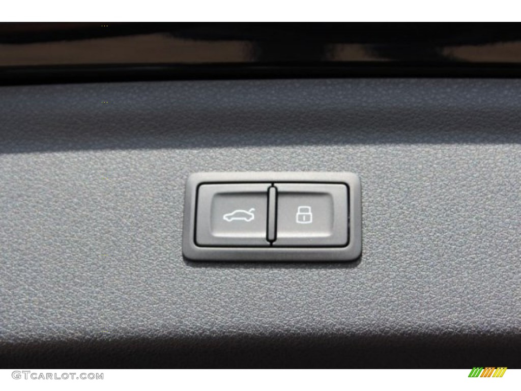2016 Q3 2.0 TSFI Premium Plus quattro - Mythos Black Metallic / Chestnut Brown photo #35