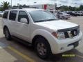 2007 Avalanche White Nissan Pathfinder SE  photo #6