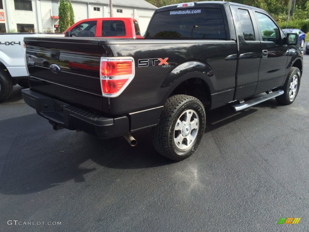 2010 F150 STX SuperCab 4x4 - Tuxedo Black / Medium Stone photo #4