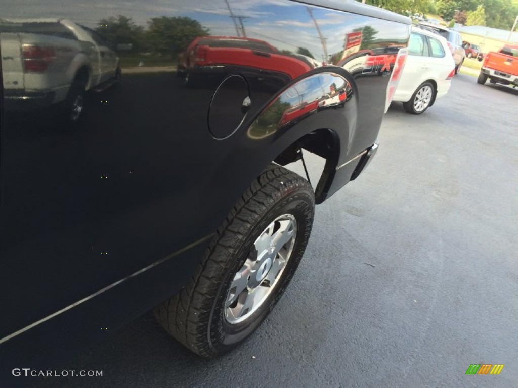 2010 F150 STX SuperCab 4x4 - Tuxedo Black / Medium Stone photo #26