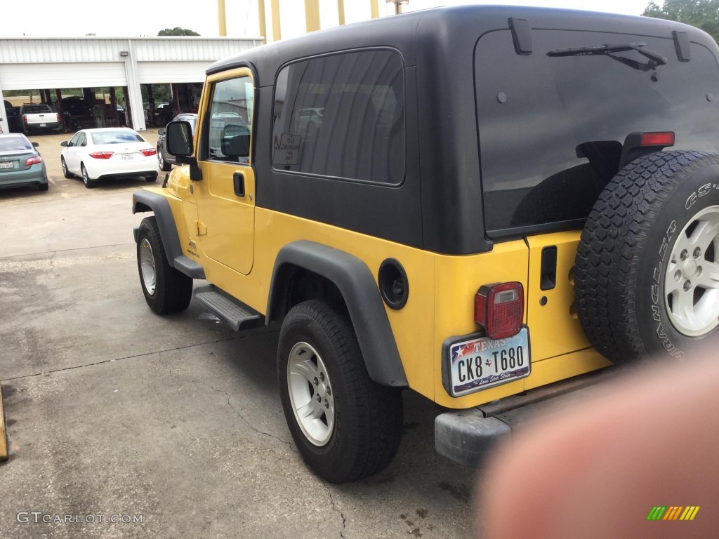 2004 Wrangler Unlimited 4x4 - Solar Yellow / Dark Slate Gray photo #4