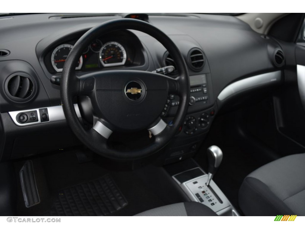 2011 Aveo Aveo5 LT - Medium Gray / Charcoal photo #11