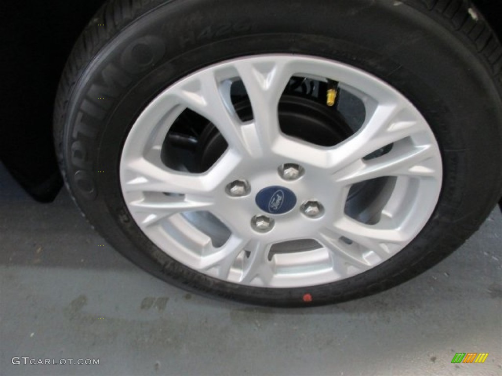 2016 Ford Fiesta SE Sedan Wheel Photo #107577019