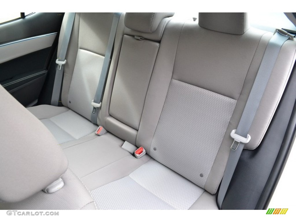 2016 Toyota Corolla LE Rear Seat Photo #107577745