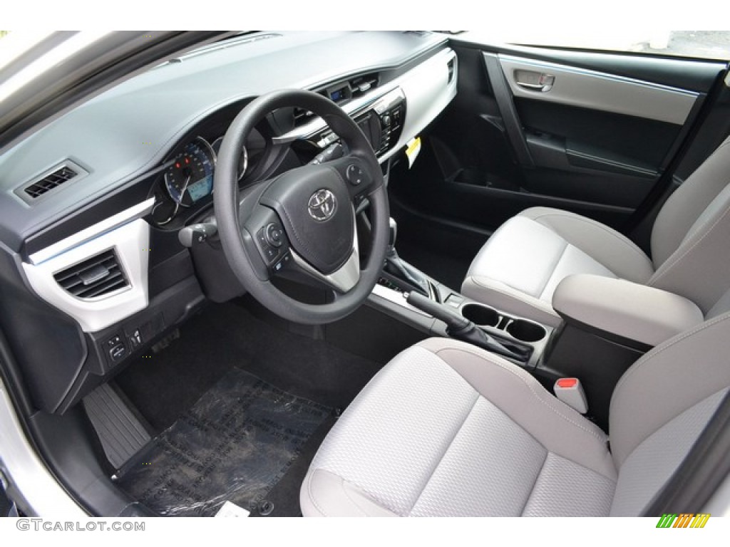 Ash Interior 2016 Toyota Corolla LE Photo #107577934