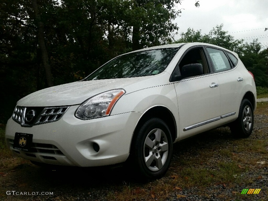 2011 Rogue S AWD - Pearl White / Black photo #1