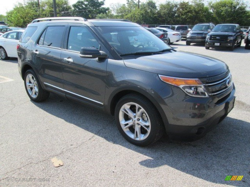 Magnetic Ford Explorer