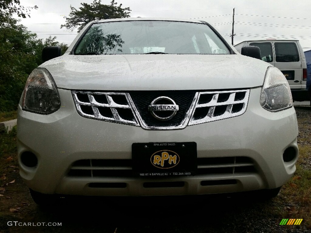 2011 Rogue S AWD - Pearl White / Black photo #2