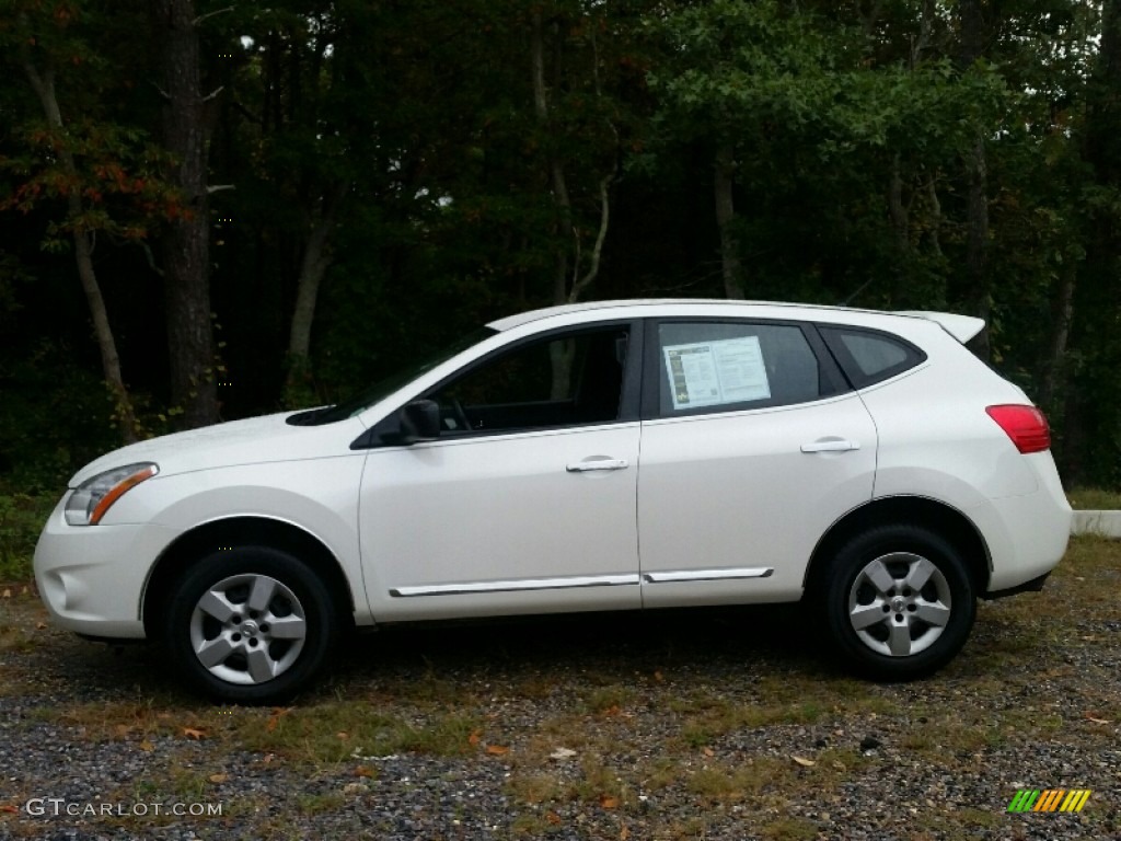 2011 Rogue S AWD - Pearl White / Black photo #3
