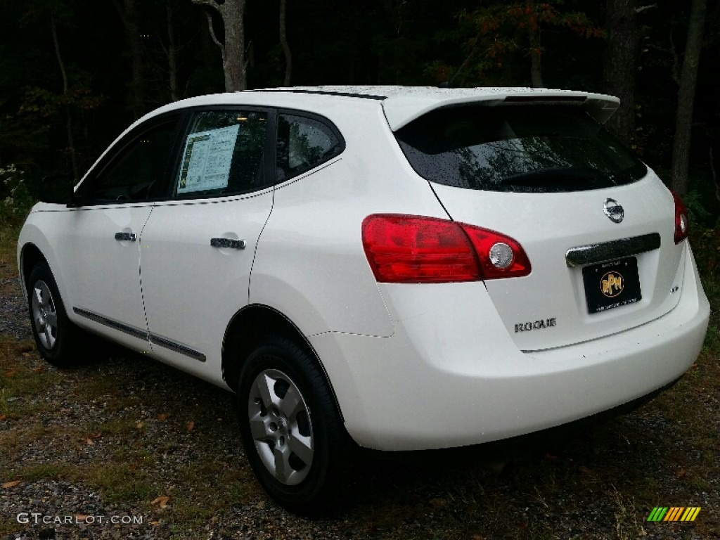 2011 Rogue S AWD - Pearl White / Black photo #4
