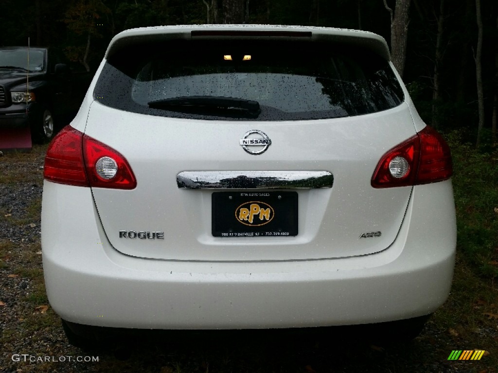 2011 Rogue S AWD - Pearl White / Black photo #5