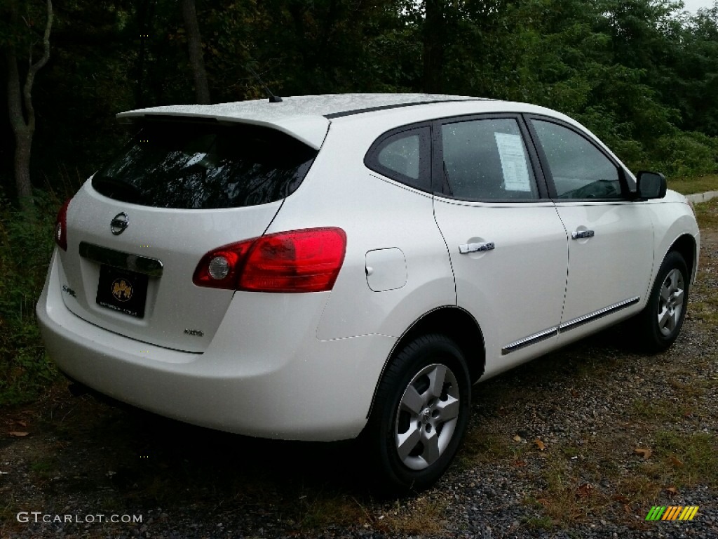 2011 Rogue S AWD - Pearl White / Black photo #6