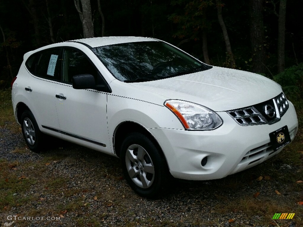 2011 Rogue S AWD - Pearl White / Black photo #8