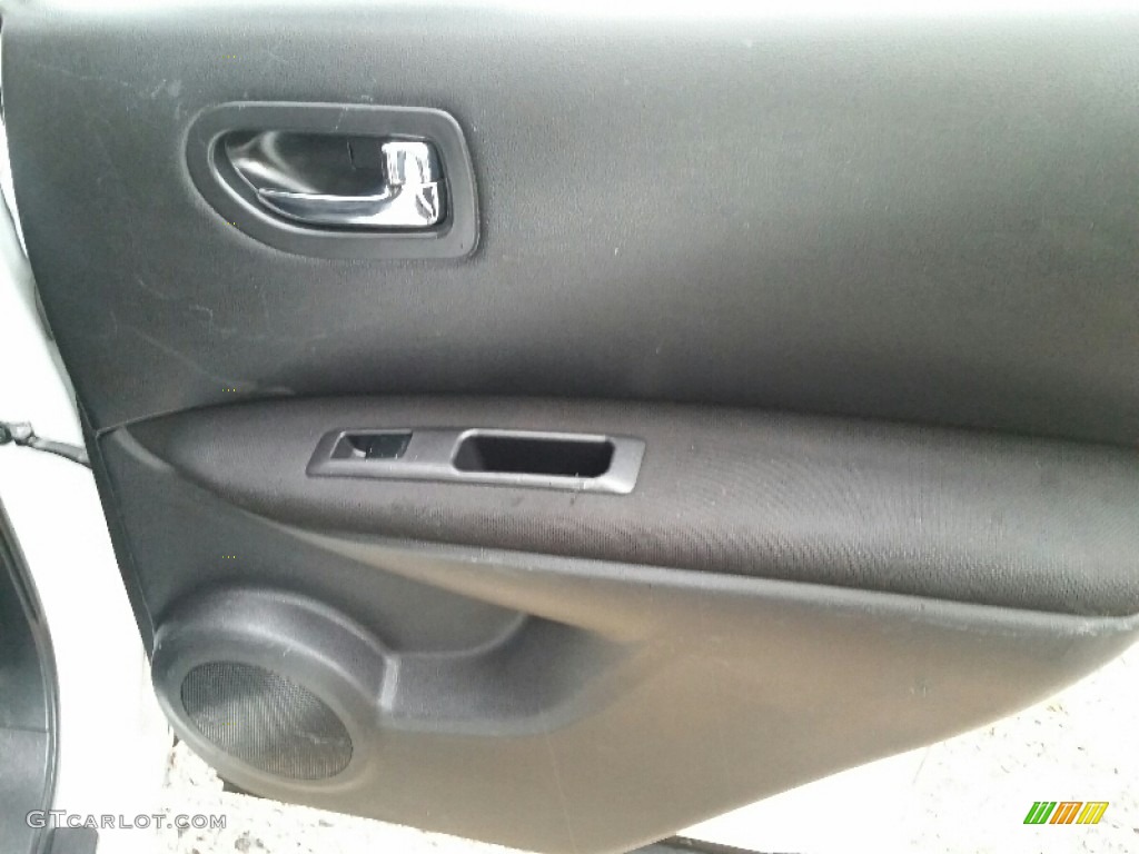 2011 Rogue S AWD - Pearl White / Black photo #11