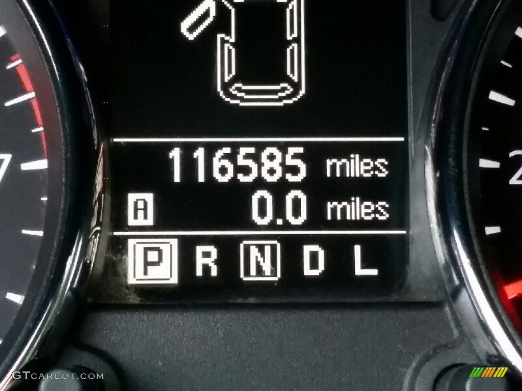2011 Rogue S AWD - Pearl White / Black photo #15