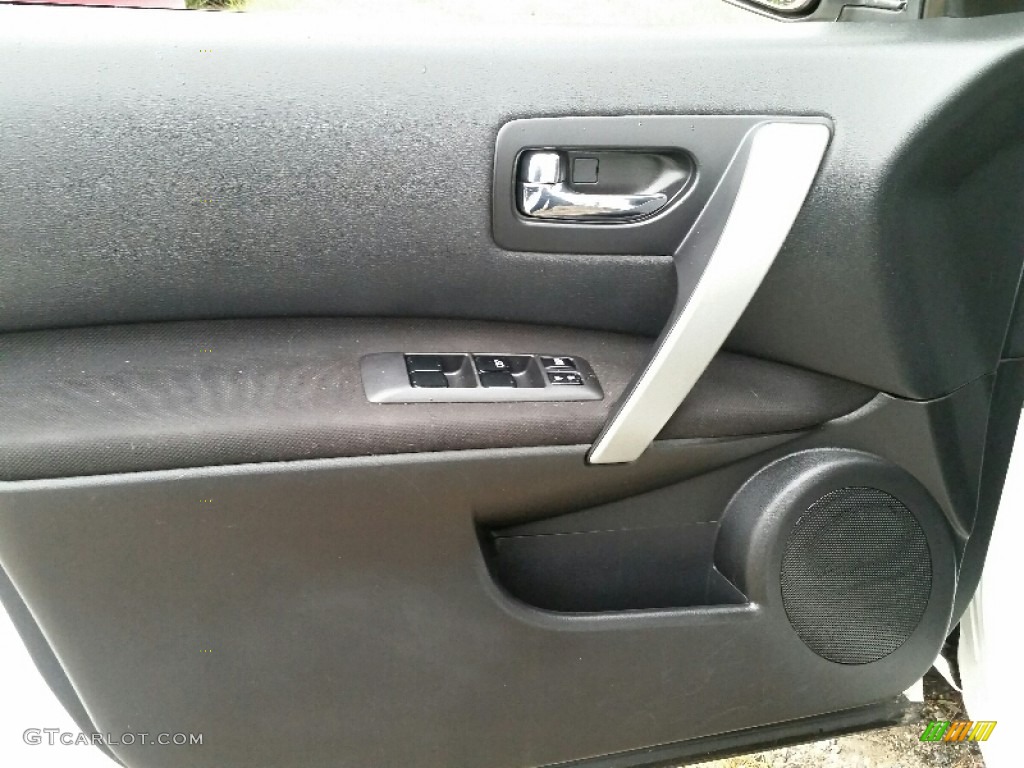 2011 Rogue S AWD - Pearl White / Black photo #20