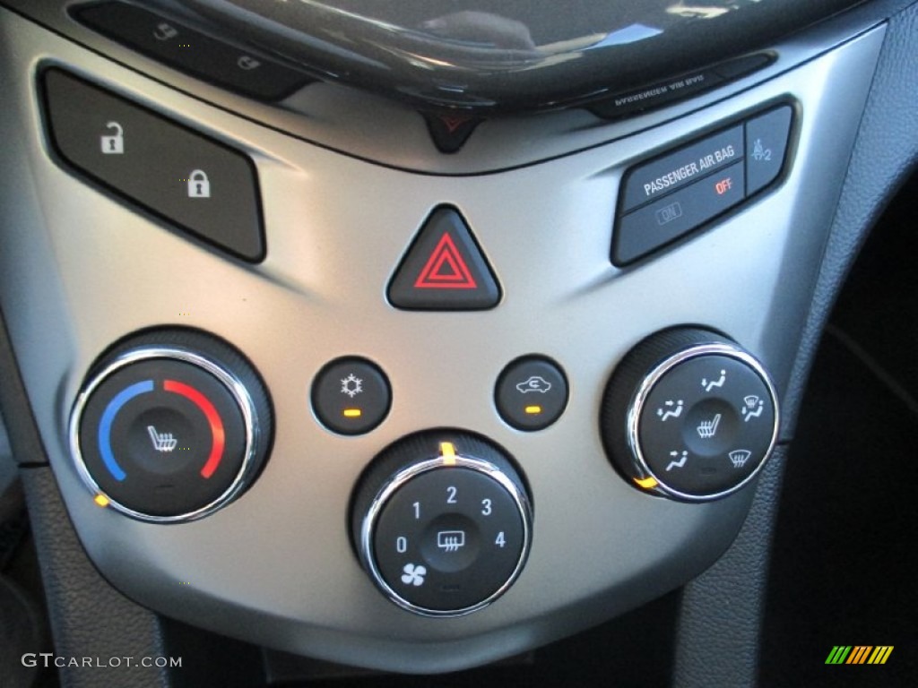 2016 Chevrolet Sonic LTZ Hatchback Controls Photos