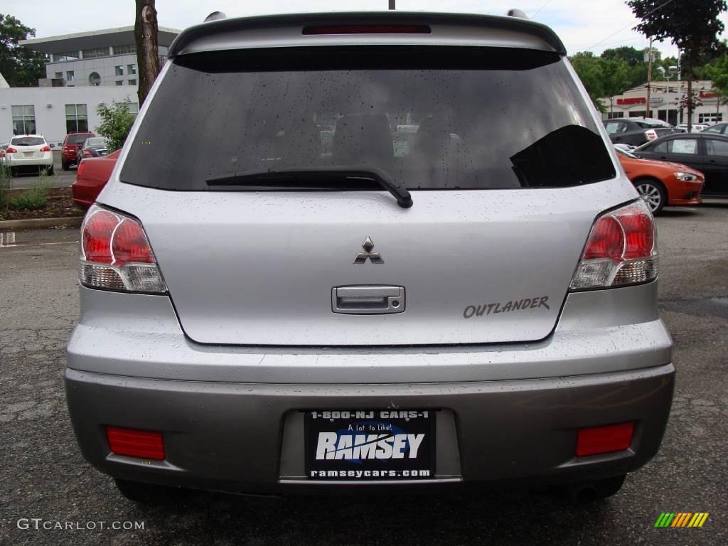 2004 Outlander XLS - Cool Silver Metallic / Charcoal photo #6