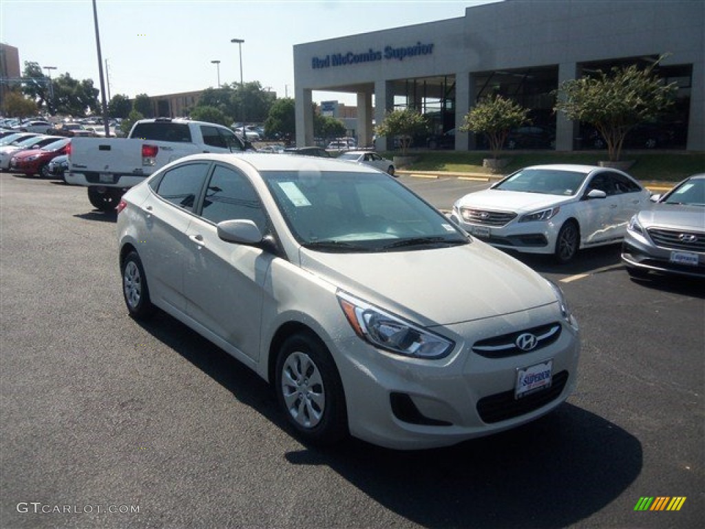 2016 Accent SE Sedan - Misty Beige / Beige photo #1